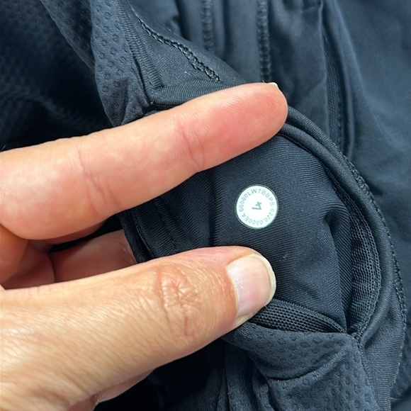 Lululemon Run Off Route High Rise Short 4" Black - Picture 5 of 6